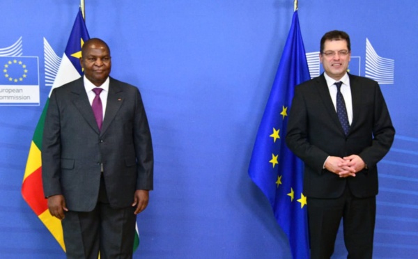 RCA : "l'armée croupit sous un embargo injustifié depuis près de 10 ans", dénonce Touadera