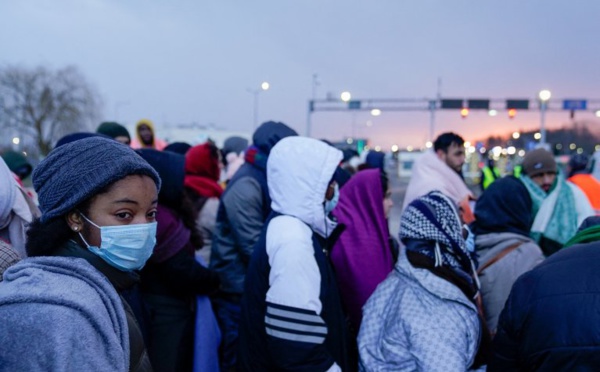 Des mauvais traitements infligés aux Africains qui tentent de quitter l'Ukraine