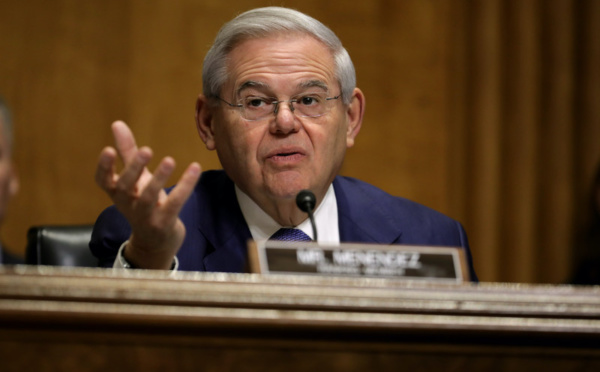 Tchad : le sénateur américain Bob Mendez réclame des sanctions après la répression des manifestations