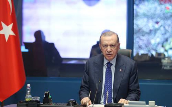 Turquie : les efforts de recherche et de sauvetage se poursuivent après les séismes