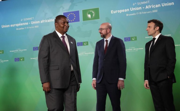 Macron a rencontré le président centrafricain à Libreville