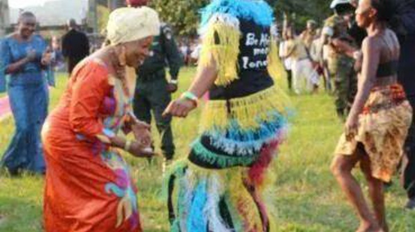 Dans les jours à venir, son excellence Mme Catherine Samba-Panza réfléchira à l'avenir du pays