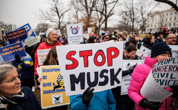 États-Unis : un juge fédéral ordonne de témoigner dans l’affaire sur la refonte du gouvernement