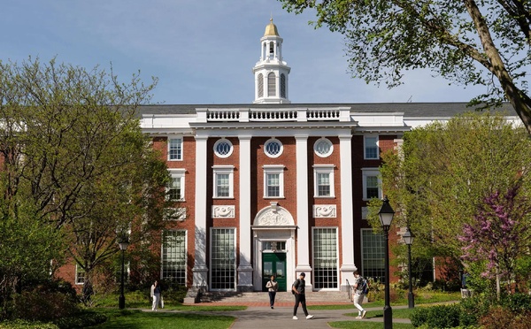 États-Unis : l'administration Trump interdit à Harvard d'inscrire des étudiants étrangers