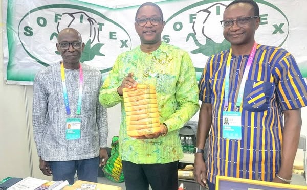 Exposition Chine-Afrique : Le Chef de la diplomatie burkinabè visite le stand du Burkina Faso à Changsha