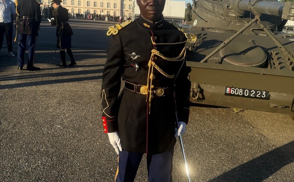 Le Lieutenant Tchadien Neato Mbaibarem Basile honoré lors de la cérémonie de baptême de la Gendarmerie nationale française