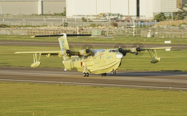 Chine : Le troisième avion amphibie AG600M de série achève avec succès son vol d’essai