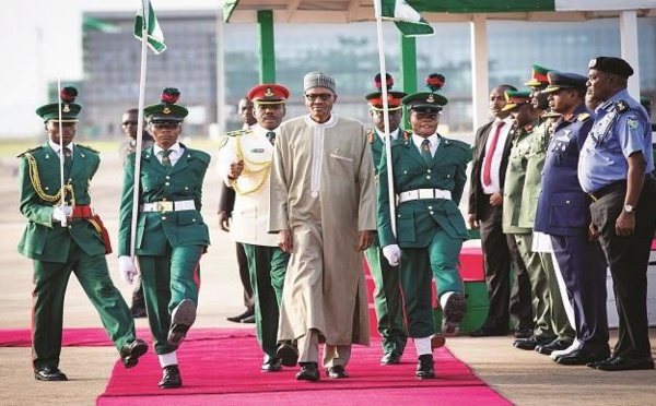 "Allons y à la boxe si vous voulez" le Président Buhari aux journalistes