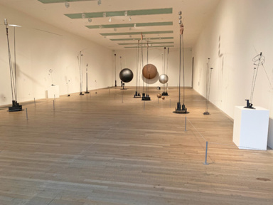 Tate Modern, Londres, consacre une rétrospective de l'oeuvre de Takis
