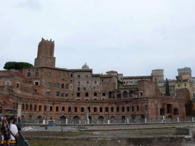 Des magasins où l'on est sûr que les élèves ne se ruineront pas! ! Des magasins où l'on est sûr que les élèves ne se ruineront pas! !