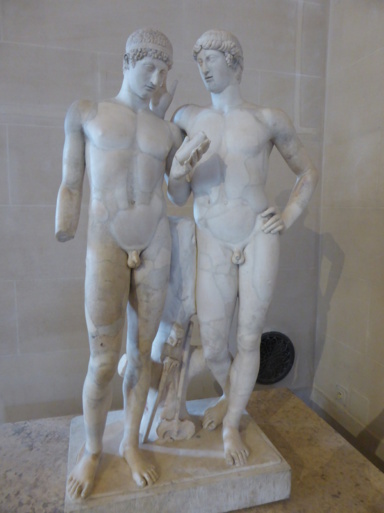 Nos deux cousins en grande discussion Nos deux cousins en grande discussion