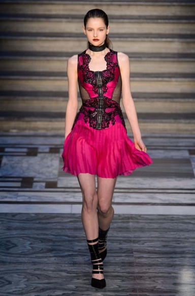 Julien MacDonald, Automne hiver 2014-2015 Julien MacDonald, Automne hiver 2014-2015