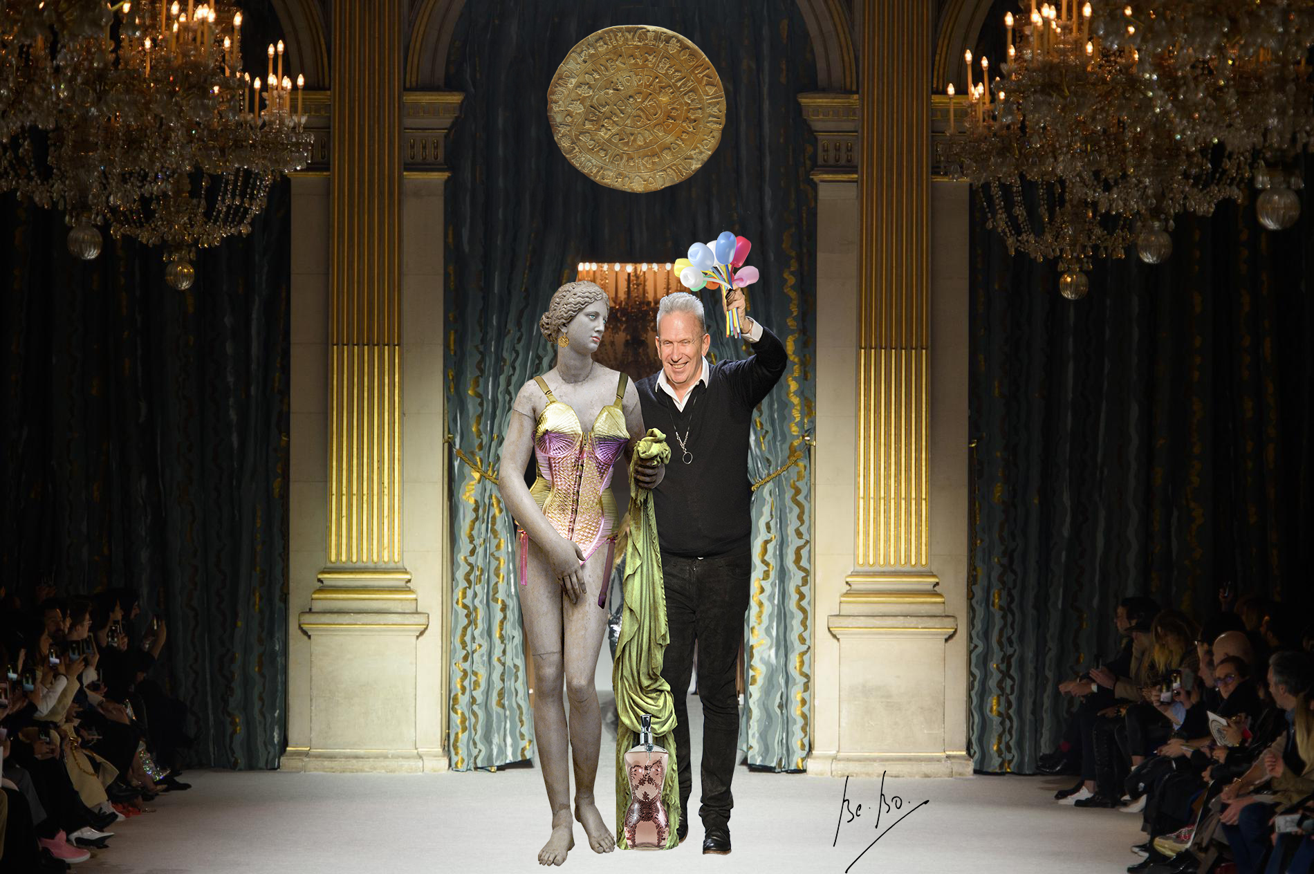 Fin du défilé, Jean Paul Gaultier au bras de Phrynè Fin du défilé, Jean Paul Gaultier au bras de Phrynè