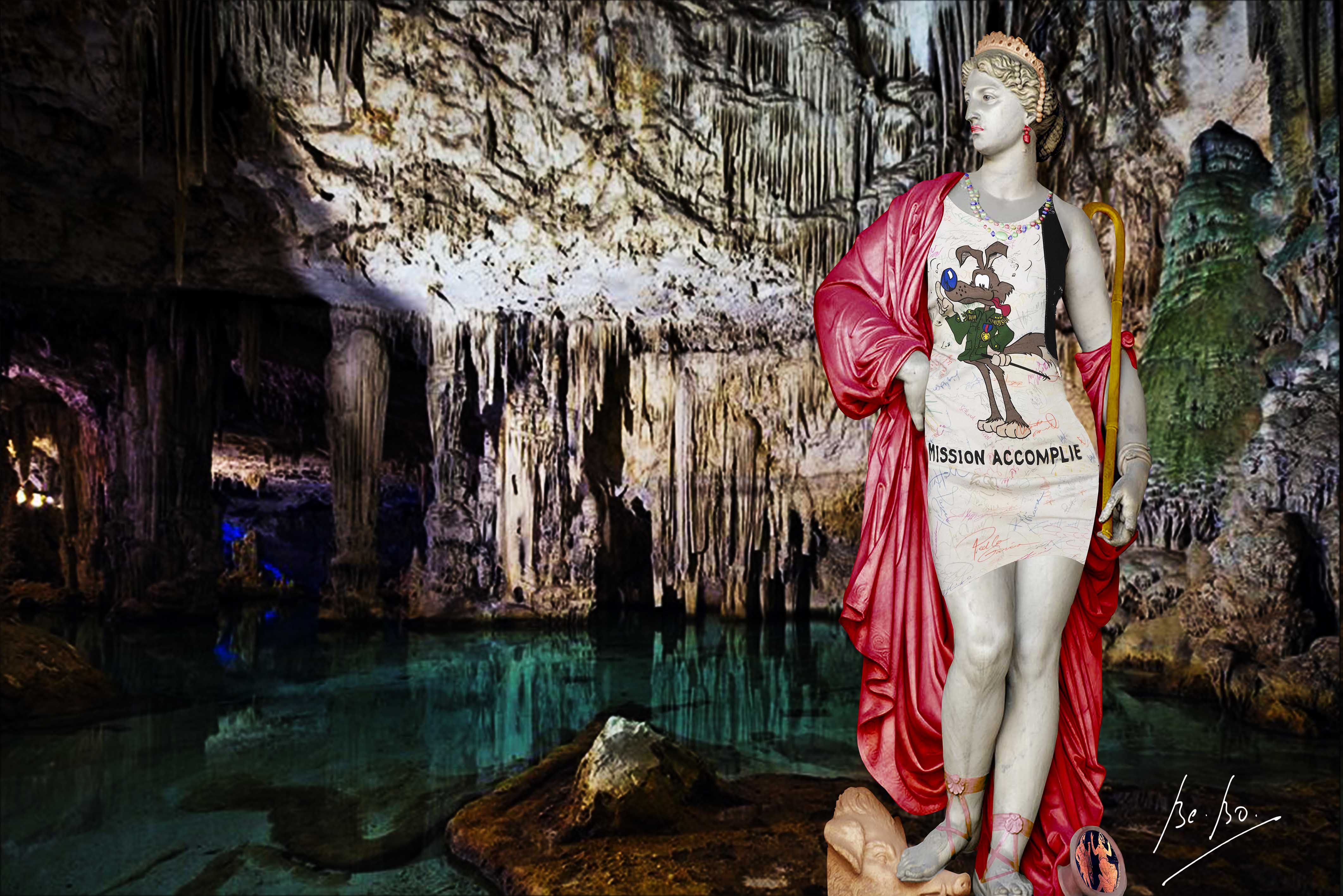 Circé, fière de la réussite de son philtre, vêtue de Jeremy Scott, printemps-été 2019, New York Circé, fière de la réussite de son philtre, vêtue de Jeremy Scott, printemps-été 2019, New York