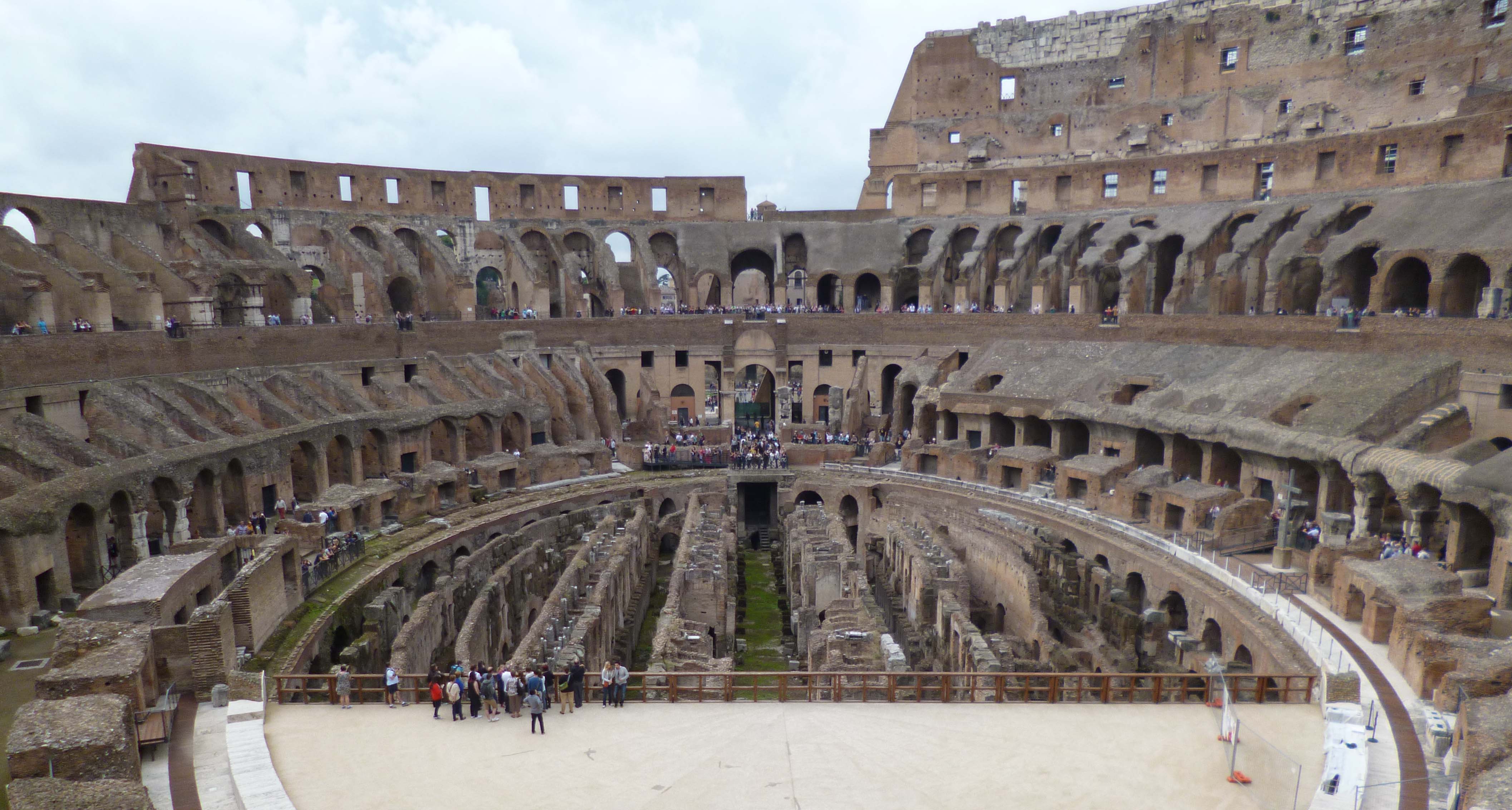 Facile de se perdre dans ces couloirs?.. n'est ce pas F & C?!!! Facile de se perdre dans ces couloirs?.. n'est ce pas F & C?!!!