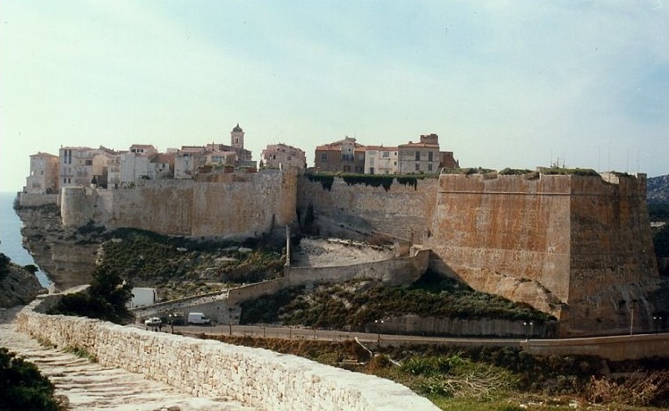 Cittadella di Bonifacio - Le mura
