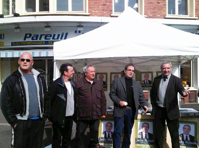 Bonne humeur sur le marché de Louviers