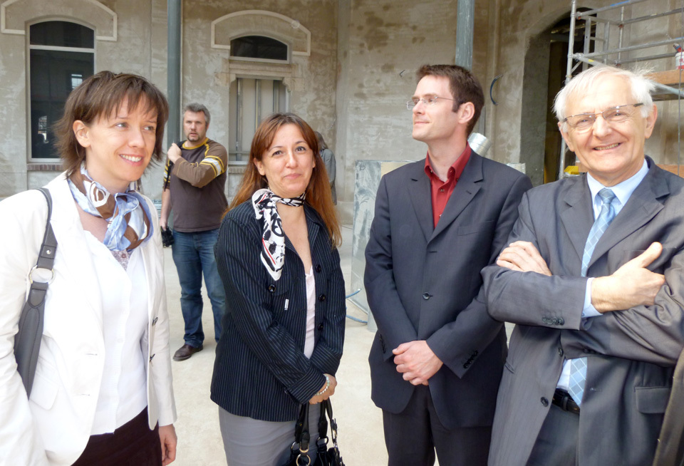 Hélène Ségura, au centre de la photo, est vice présidente du Conseil Régional