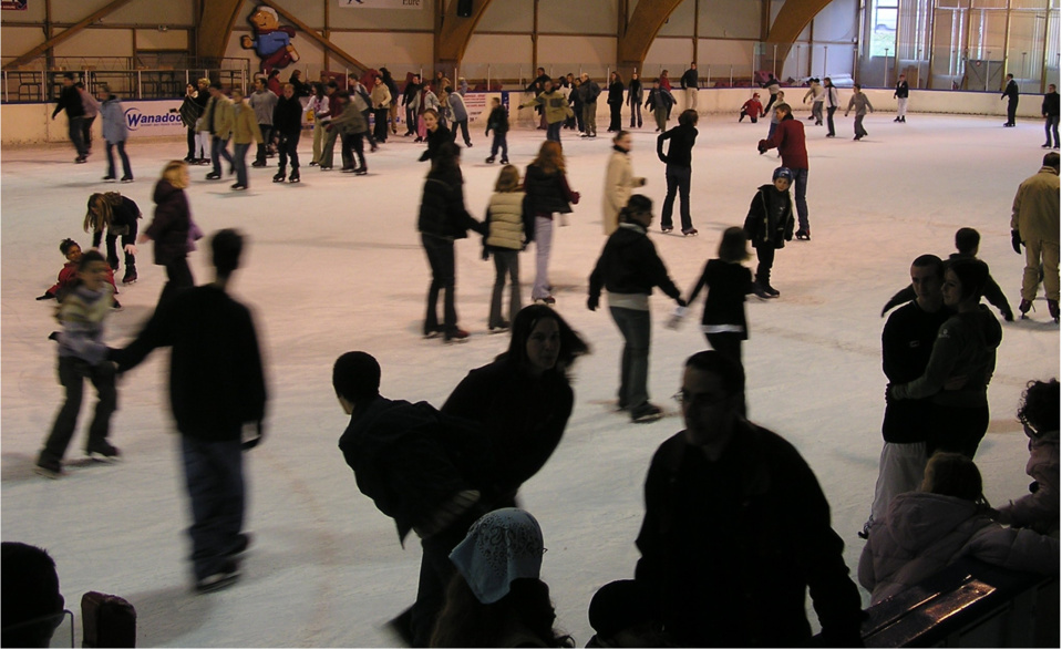 La patinoire est ouverte au public, en toute sécurité.