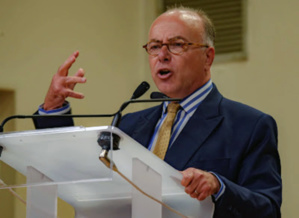 Avec Bernard Cazeneuve, une autre voie à gauche Avec Bernard Cazeneuve, une autre voie à gauche