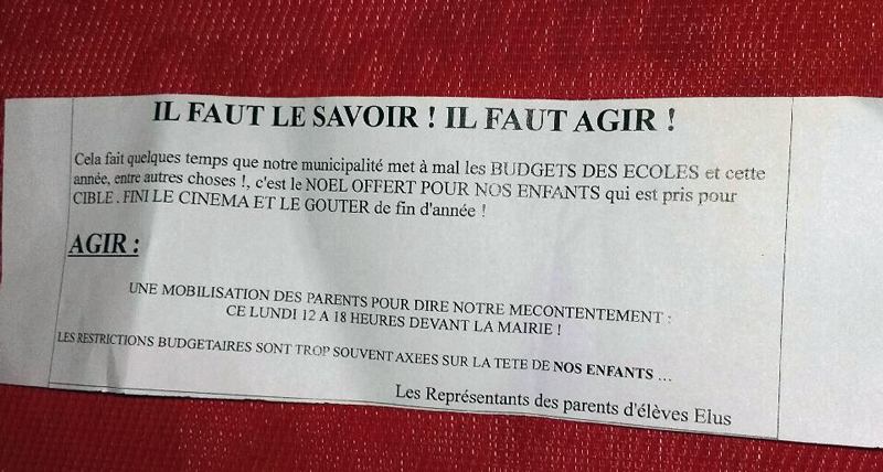 Les parents d'élèves appellent à manifester leur mécontentement devant la mairie
