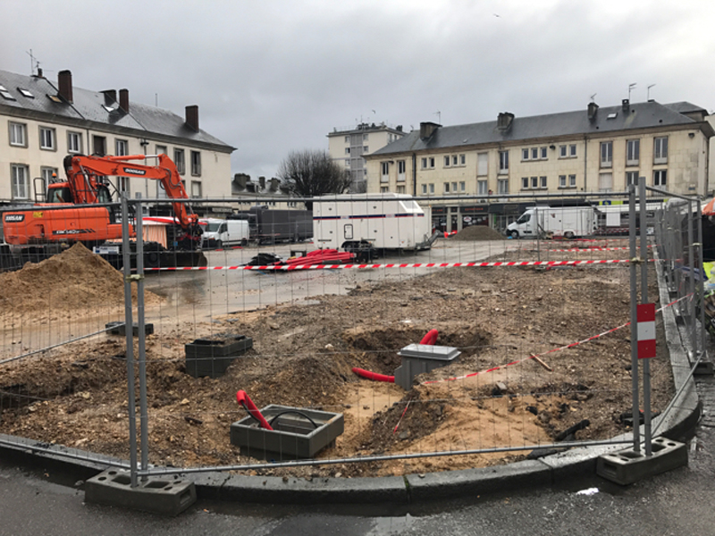 L'édicule est censé améliorer l'attractivité du marché. Il est permis d'en douter. C'est beaucoup de gêne pour rien