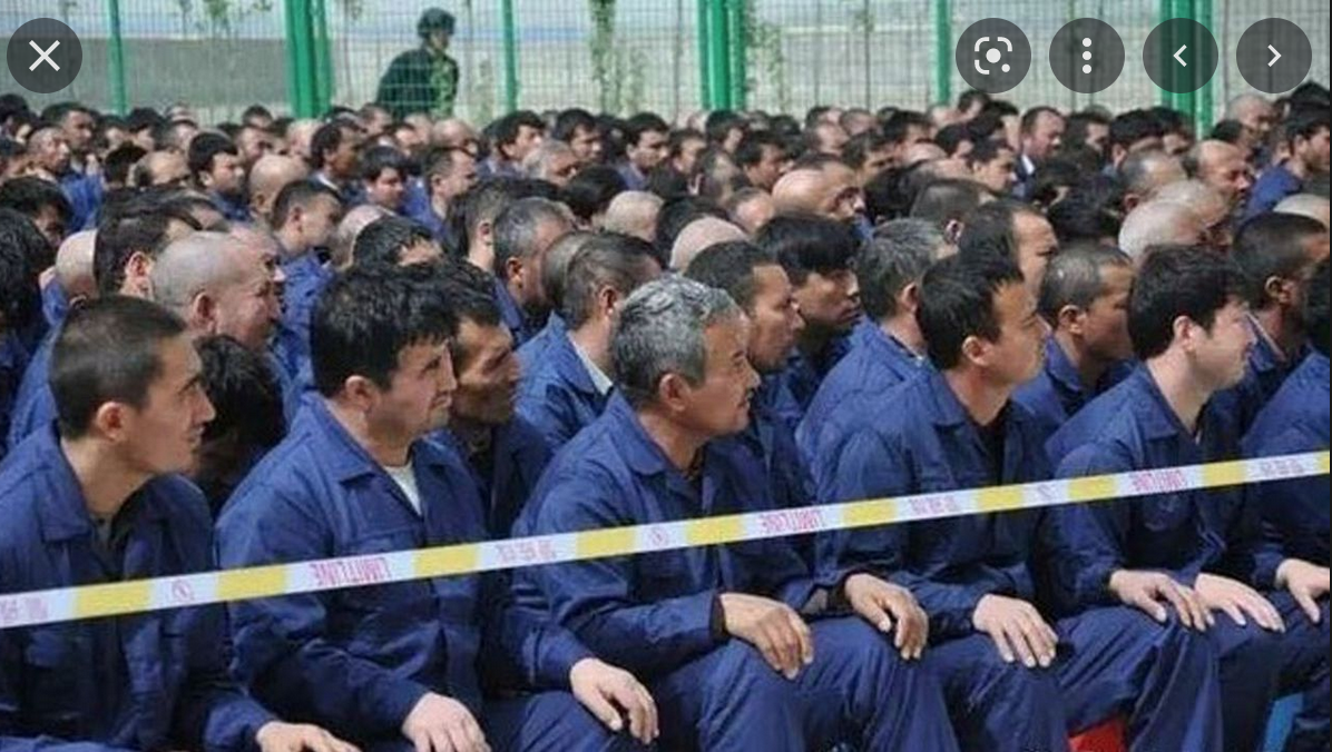 Mélechon refuse de condamner les camps de concentration pour les Ouïgours