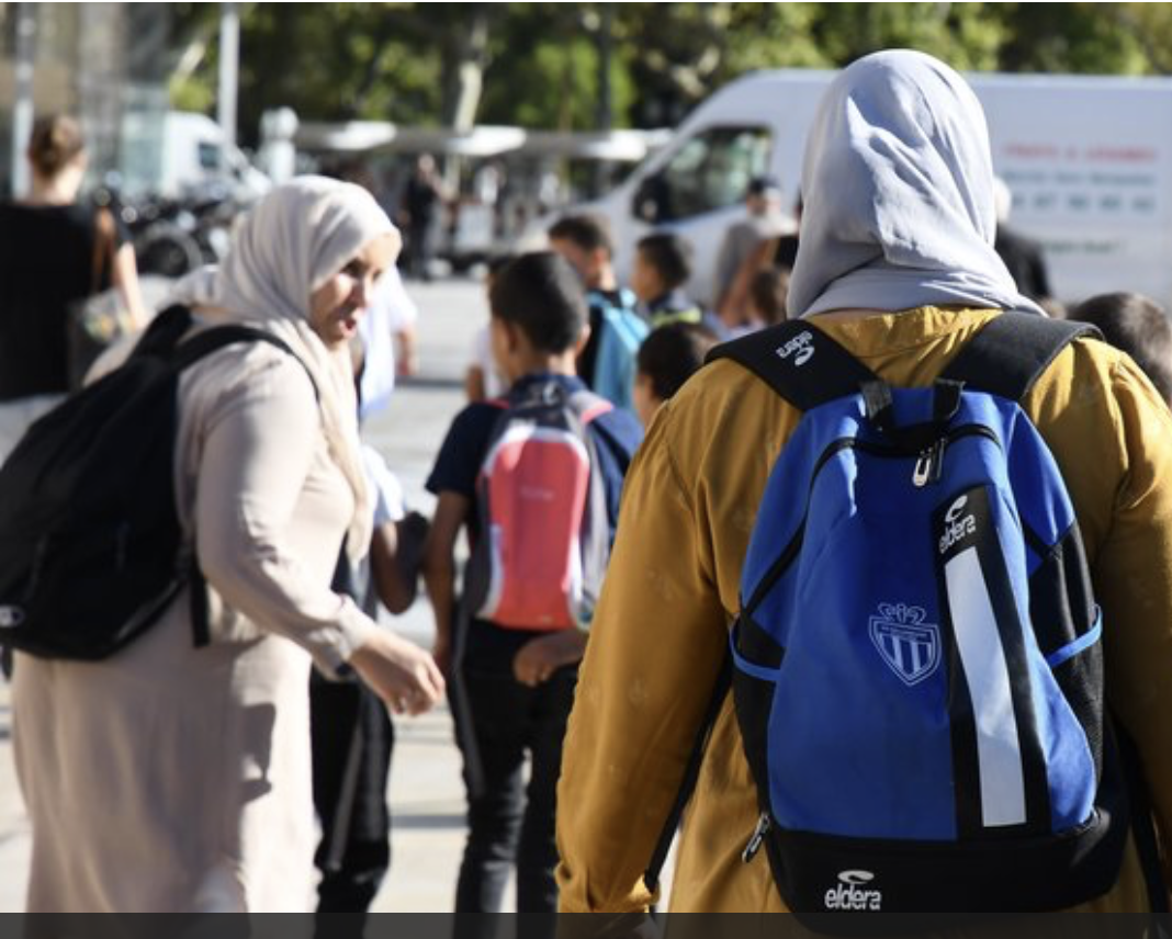 Faut-il interdire la présence de mamans voilées lors des sorties scolaires ?