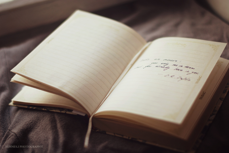 Books are like mirrors Books are like mirrors