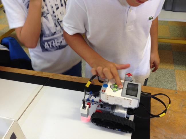 Des robots à l'école. Des robots à l'école.