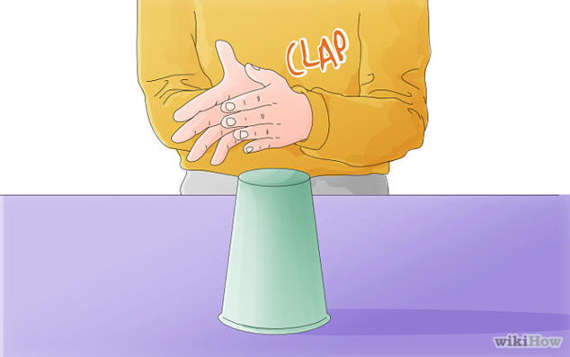 Per amparà a "cup song" di a Festa di a Lingua