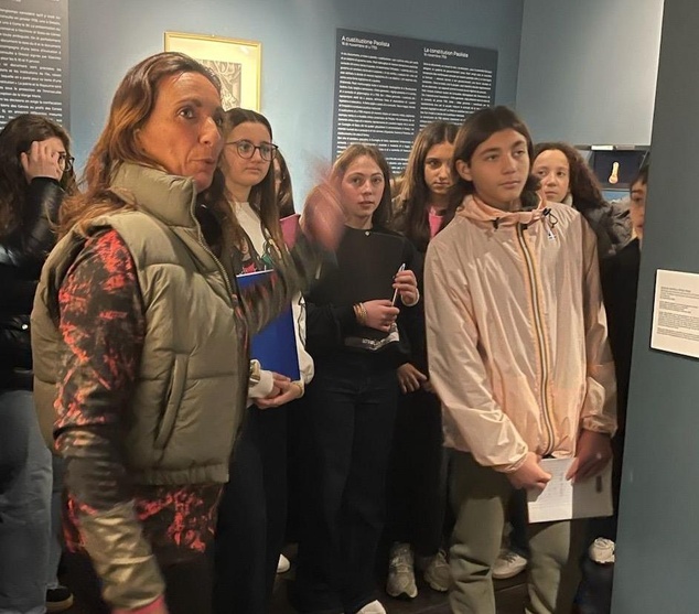 E 5B2 in visita à u Museu di Merusaglia facenu l'intervista di Nunzia Marchetti E 5B2 in visita à u Museu di Merusaglia facenu l'intervista di Nunzia Marchetti