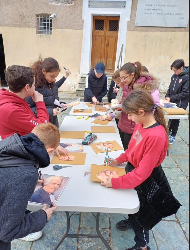 E 5B2 in visita à u Museu di Merusaglia  facenu l'intervista di Nunzia Marchetti