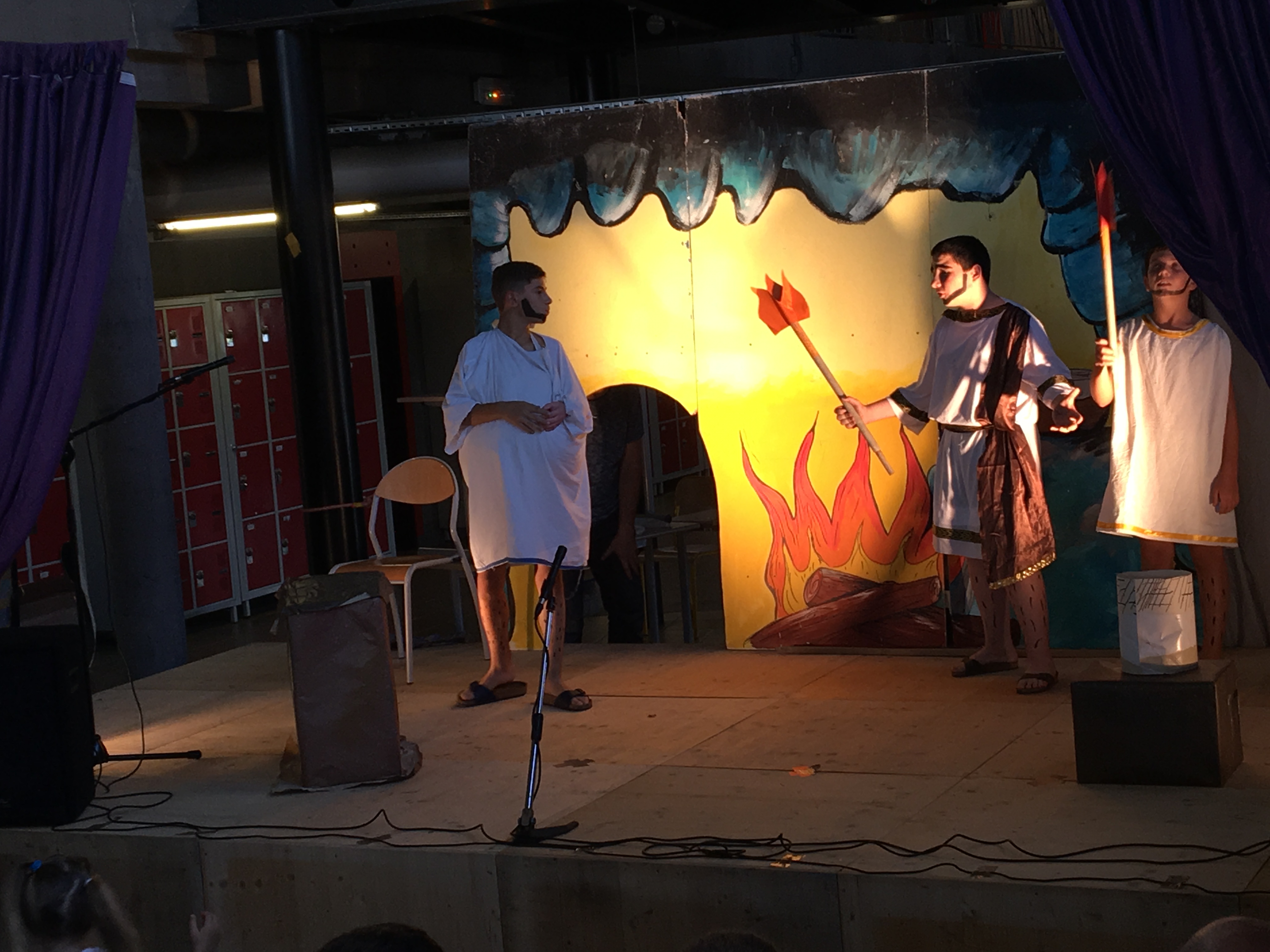 Teatru in cullegiu !