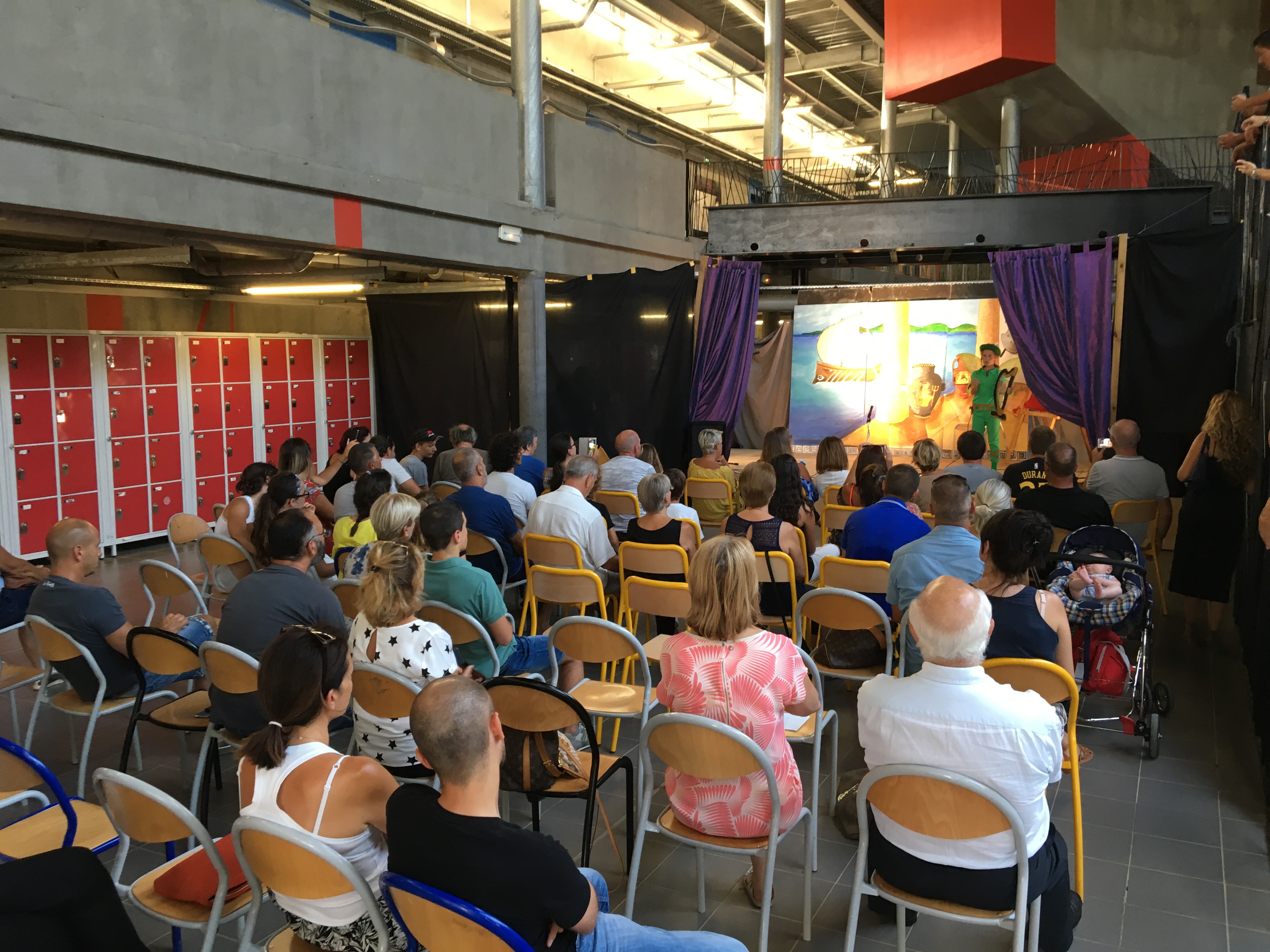 Teatru in cullegiu !