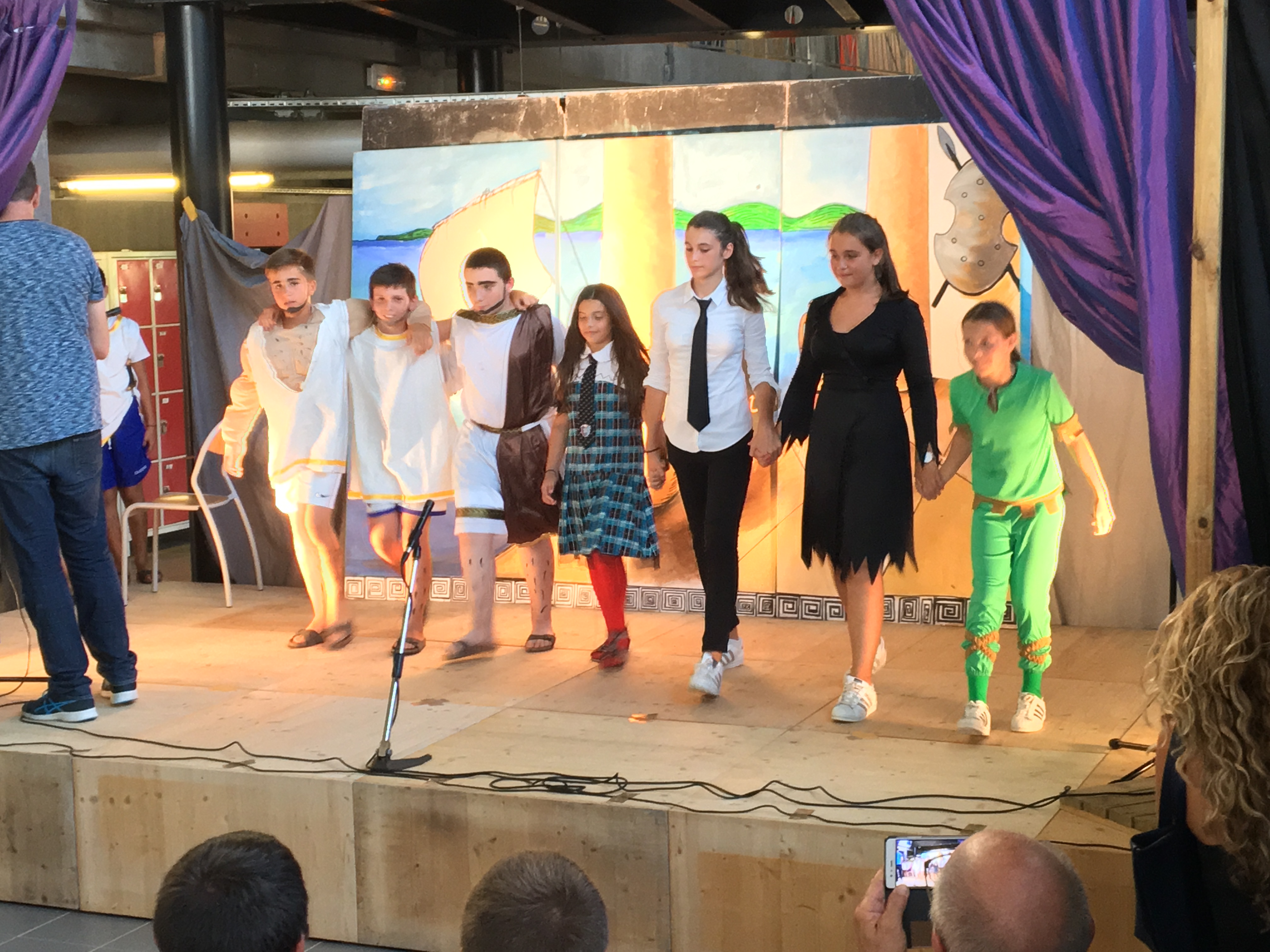 Teatru in cullegiu !