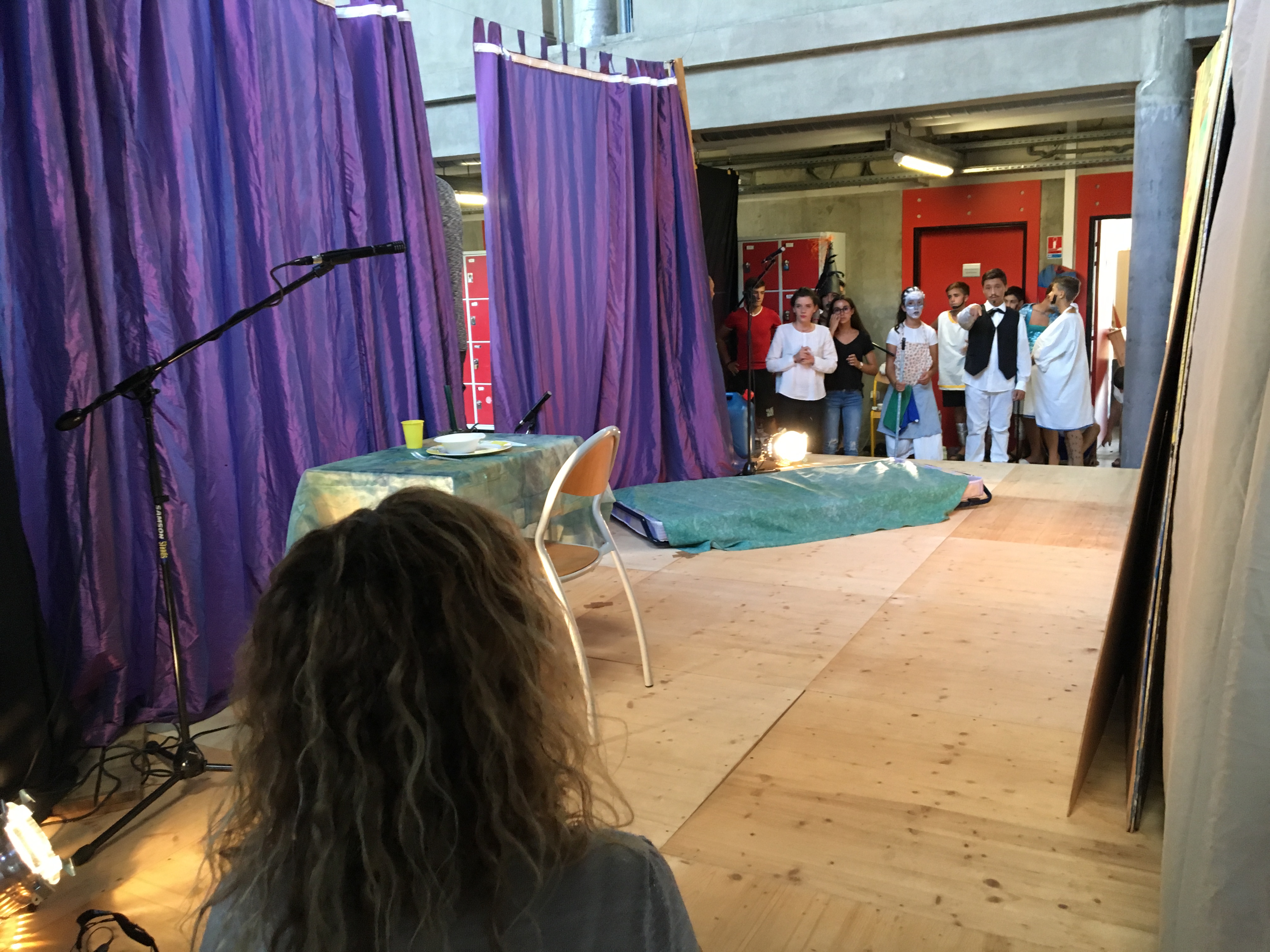 Teatru in corsu è in inglese