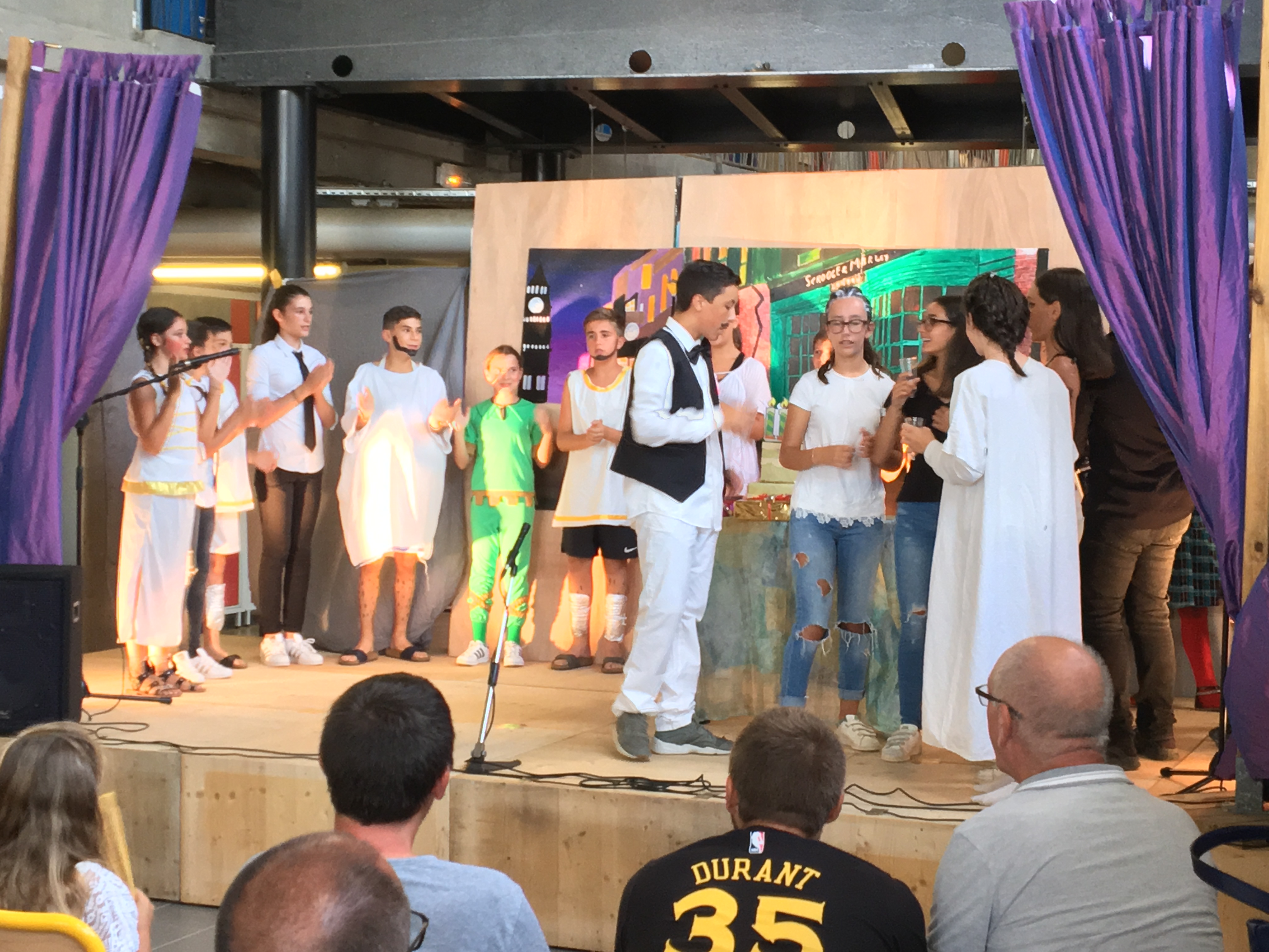 Teatru in corsu è in inglese