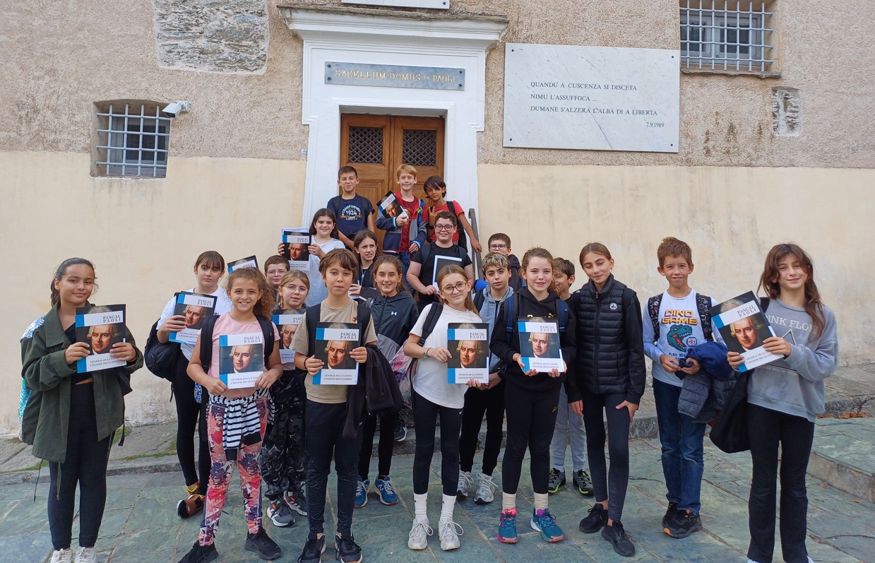 E 5B2 in visita à u Museu di Merusaglia  facenu l'intervista di Nunzia Marchetti