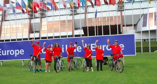 650 km à vélo entre Paris et Strasbourg pour dénoncer les abus psychiatriques - août 2011