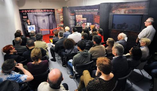 Juin 2012 : Près de 2000 personnes à l'exposition "Psychiatrie la vérité sur ses abus"