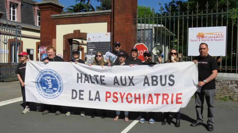 Manifestation de la CCDH au Nouvel Hôpital de Navarre
