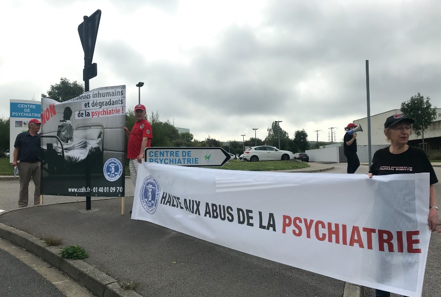 La CCDH a organisé du 26 au 29 août 2019 un périple de 15 manifestations pour dénoncer l'utilisation abusive des chambres d'isolement et la contention dans 15 établissements psychiatriques se trouvant sur leur route :