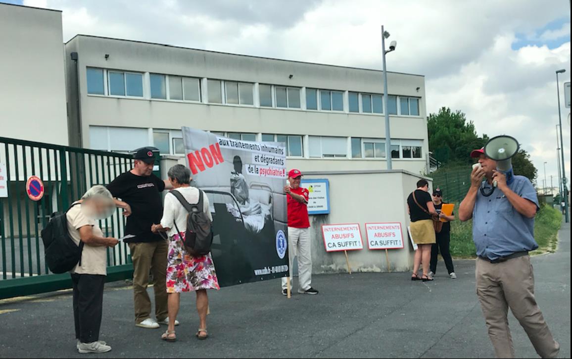La CCDH a organisé du 26 au 29 août 2019 un périple de 15 manifestations pour dénoncer l'utilisation abusive des chambres d'isolement et la contention dans 15 établissements psychiatriques se trouvant sur leur route :