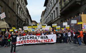 Manifestation de la CCDH contre le Congrès européen de psychiatrie !  Florence - Italie