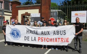 Manifestation de la CCDH au Nouvel Hôpital de Navarre