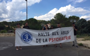 Manifestation de la CCDH devant le Centre Hospitalier Universitaire de Nîmes