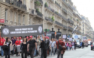 1 000 PERSONNES POUR DIRE NON AU PROJET DE LOI LIBERTICIDE SUR LA PSYCHIATRIE !