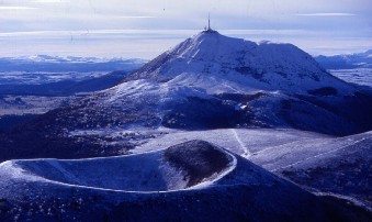 One man relay sur la cheire du Puy de Côme