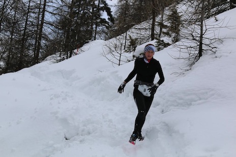 Je crois qu'il y avait un trou dans la neige à cet endroit ;-)